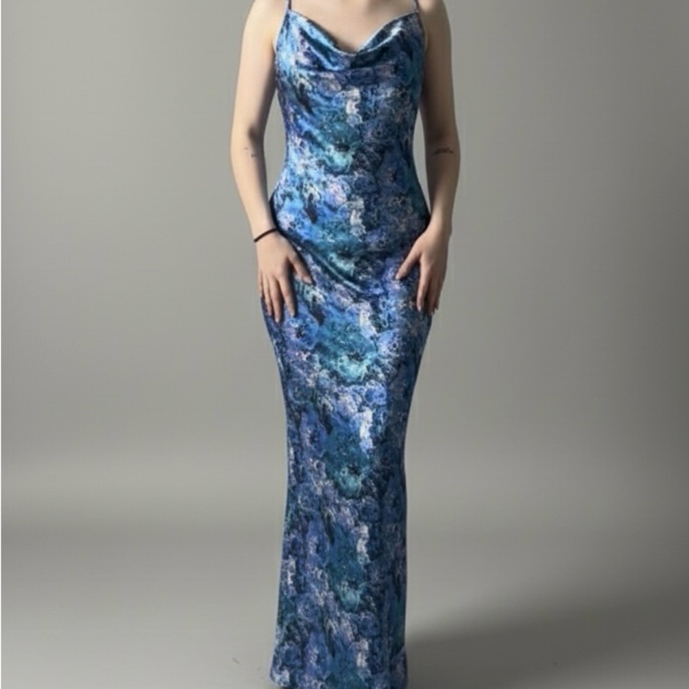 PrettyLittleThing Blue Floral Maxi Dress